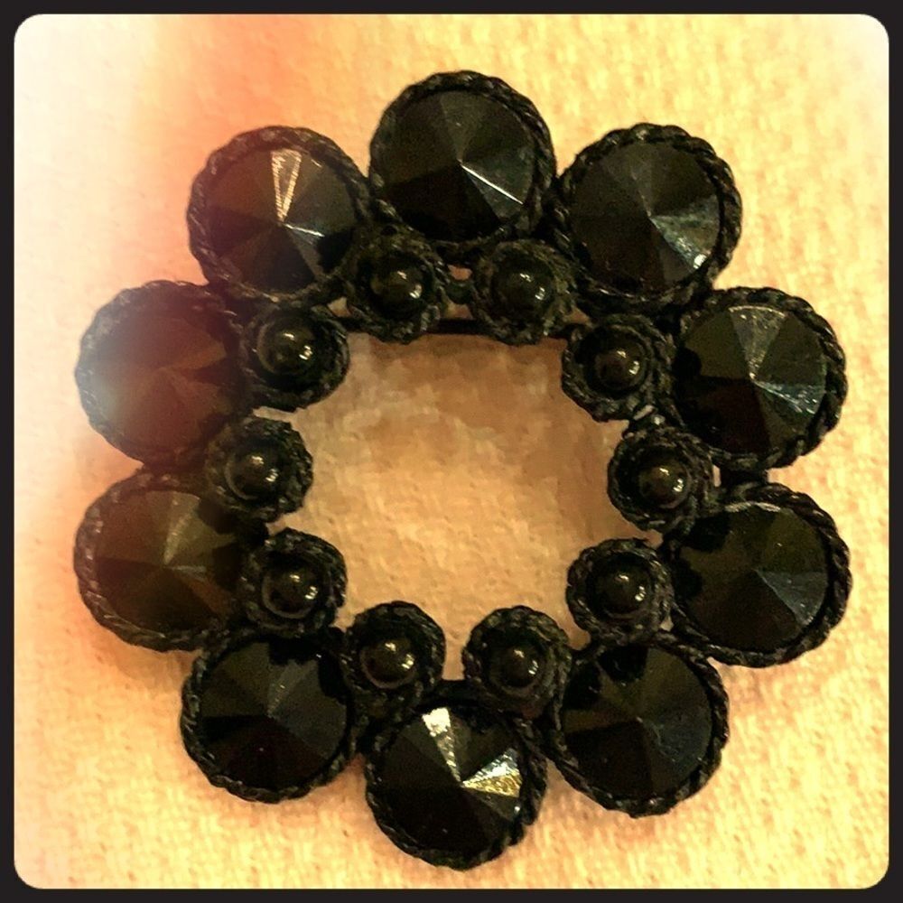 Vintage Black Faux Stone Circle Brooch‎